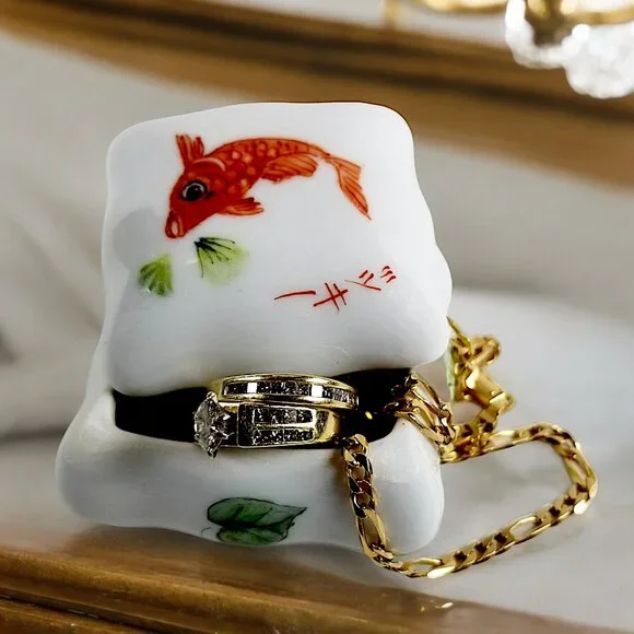 Koi Goldfish Mini Keepsake Box Scalloped White Porcelain Chinoiserie Gift Box - Picture 2 of 14